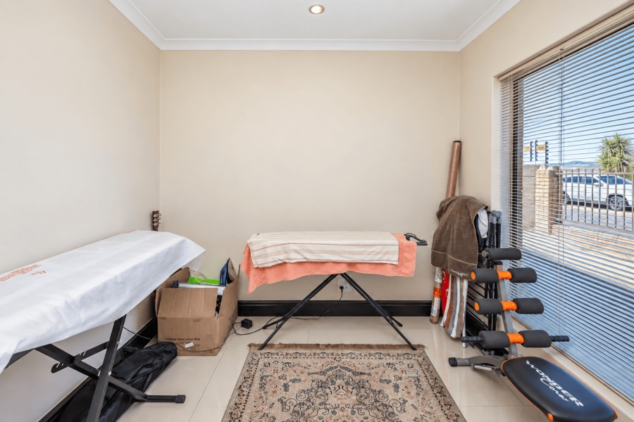3 Bedroom Property for Sale in Protea Heights Western Cape